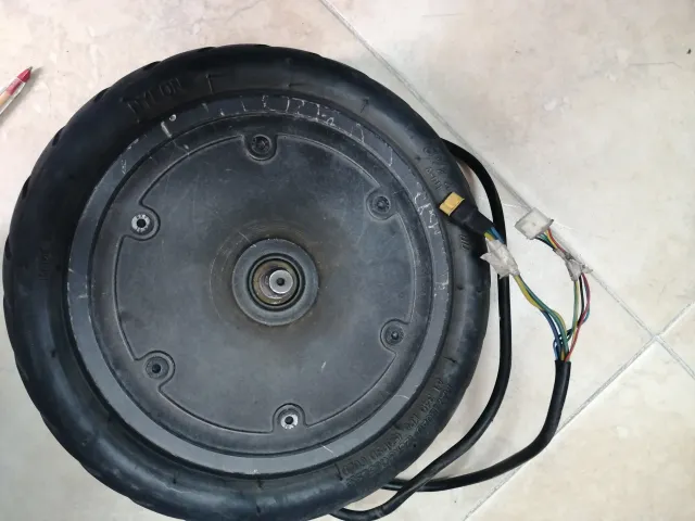 Rueda y Motor para Patineta U2